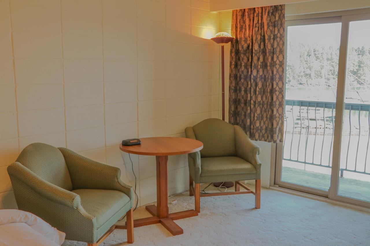 The Waterfront Suites And Marina Нанеймо Екстериор снимка